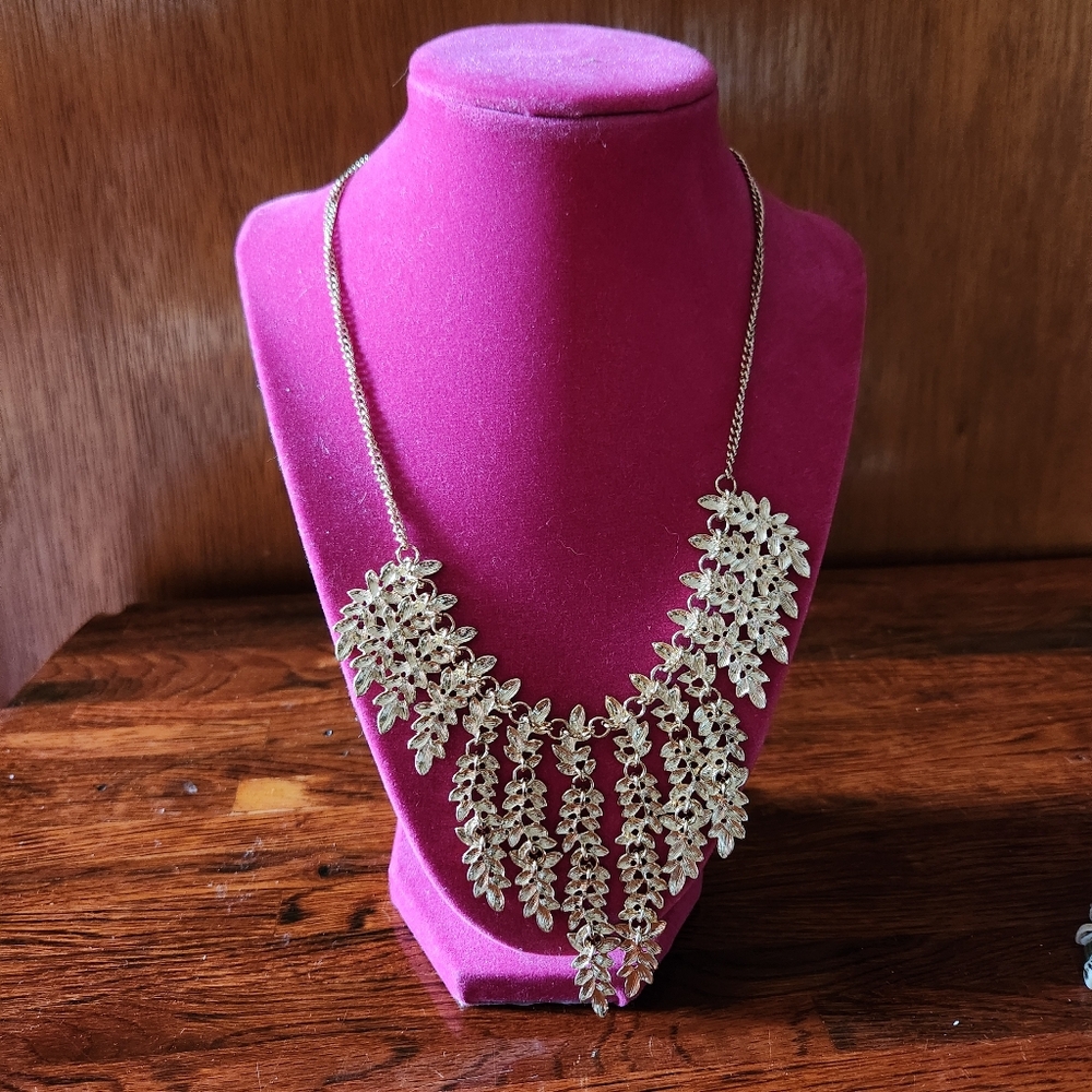 Goldtone Leaf Statement Necklace - image 4